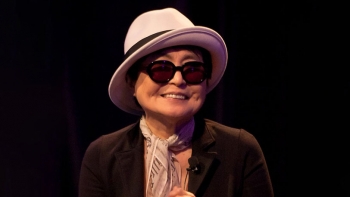 Os 90 anos de Yoko Ono no “Gira Discos”