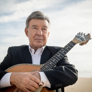 Imagem de António Chainho: “O Abraço da Guitarra”