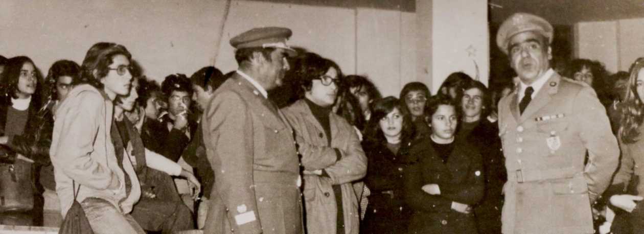 Imagem de “De Cravo ao Peito”: a detenção de 151 alunos