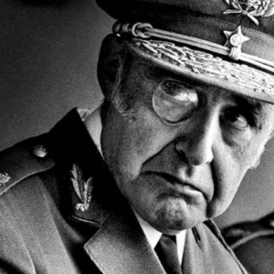 Imagem de “De Cravo ao Peito”: Portugal e o livro da rutura