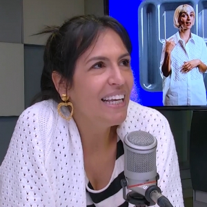 Imagem de Joana Barrios entra numa loja de brigadeiros