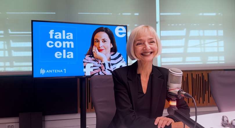 Imagem de Maria de Medeiros conversa com Inês Maria Meneses