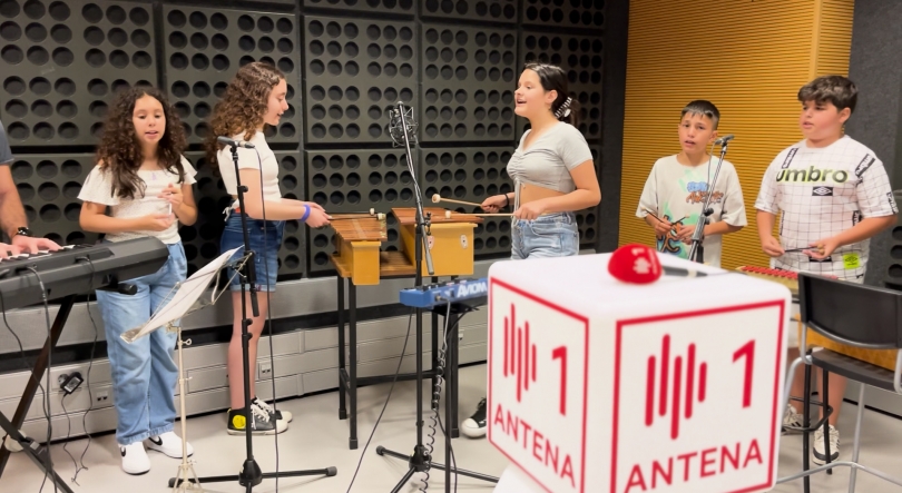 Dia da Criança: o bairro do Cerco veio à Antena 1