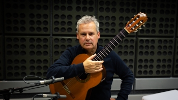 Imagem de Pedro Jóia homenageia Carlos Paredes na Antena 1