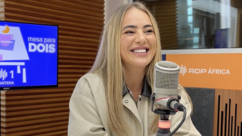 Imagem de “Mesa para Dois” com Gisela João