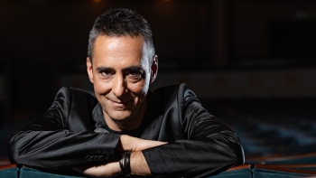 Imagem de “Mesa para Dois” com Luís de Matos