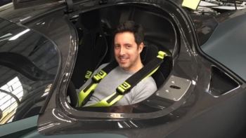 Imagem de Entrevista com Pedro Sousa, engenheiro português que ajuda a desenhar os carros mais rápidos do planeta