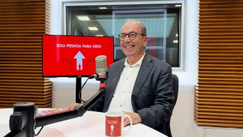 Imagem de Aurélio Tavares, entre a energia eólica e a pintura