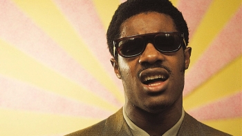 Imagem de A Antena 1 assinala 75 anos de Stevie Wonder