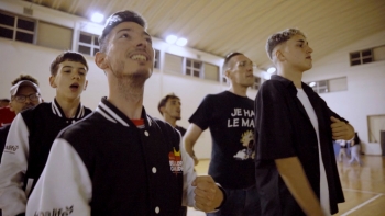 Imagem de Bela-Flor – Campolide: entrega que se faz em festa