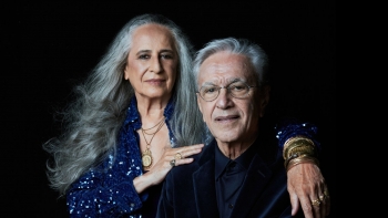 Imagem de Caetano e Bethânia, dois irmãos, no “Gira Discos”