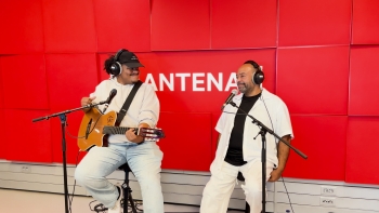 Imagem de Paulo Flores ao vivo na Antena 1