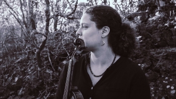 Imagem de Ana Santos: “Água e Tudo o Que Ressoa”