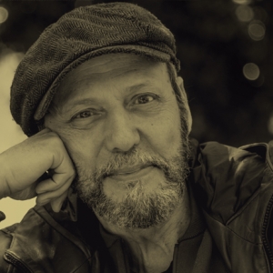 Imagem de Carlos Mendes: “Arquitecto de Sons: 60 Anos de Canções”