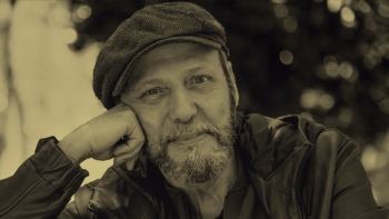 Imagem de Carlos Mendes: “Arquitecto de Sons: 60 Anos de Canções”