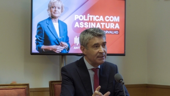 Imagem de “O primeiro-ministro caiu nos braços do Chega”