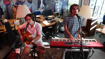 Imagem de NAPA tocam “Deslocado” ao vivo na Antena 1