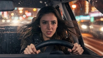 Imagem de “Terra Média”: uma atriz gerada por IA e South Park na TV