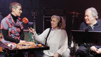 Imagem de Entrevista: Manuela Azevedo e Sérgio Godinho reunidos em palco