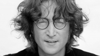 Imagem de John Lennon entre a música, a política e o mito