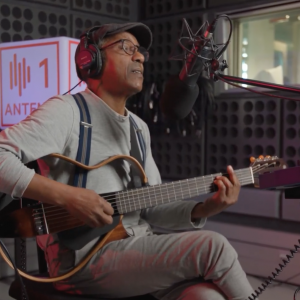 Imagem de Tito Paris toca “Pescador” ao vivo na Antena 1