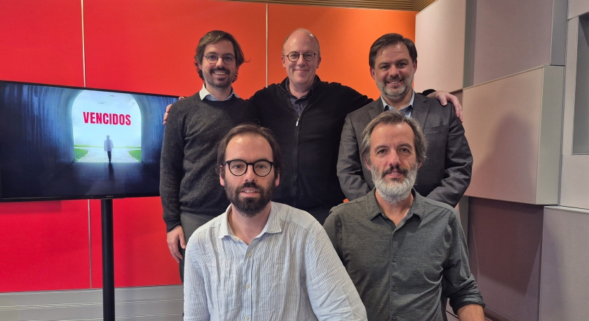 Imagem de Os filhos de Francisco Lucas Pires conversam com Luís Osório