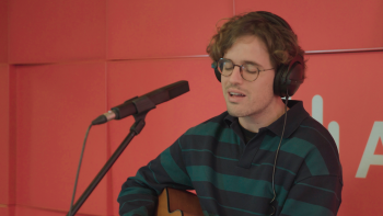 Imagem de NAPA tocam “Deslocado” na Antena 1