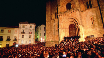 Imagem de Em direto da Serenata Monumental de Coimbra