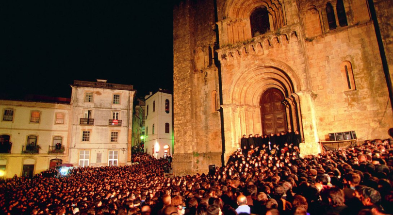 Imagem de Em direto da Serenata Monumental de Coimbra