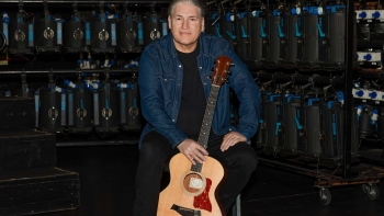 Imagem de Carlos Peninha: “Chão Ardente”