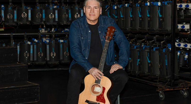 Imagem de Carlos Peninha: “Chão Ardente”