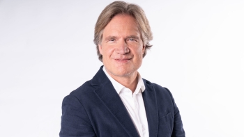 Imagem de Piet-Hein Bakker à conversa com Inês Maria Meneses