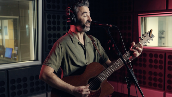 Imagem de Tiago Bettencourt: Ao Vivo na RTP Antena 1