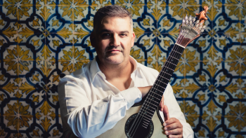 Imagem de “Há Fado no Cais” com José Manuel Neto