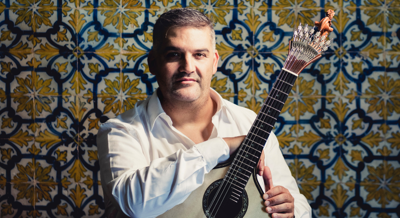 Imagem de “Há Fado no Cais” com José Manuel Neto