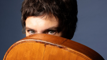 Imagem de Adriana Calcanhotto: “Voz e Violão”