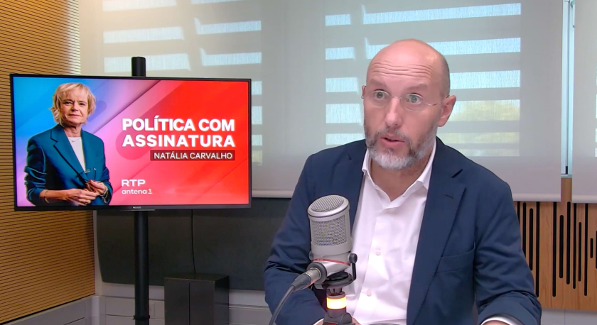 Imagem de Montenegro tem relação “abusiva e doentia” com a oposição