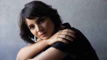 Imagem de Entre a música e o ativismo: o mundo de Sara Serpa