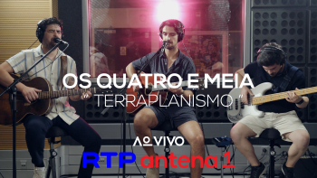 Imagem de Os Quatro e Meia: “Terraplanismo” (Ao Vivo)